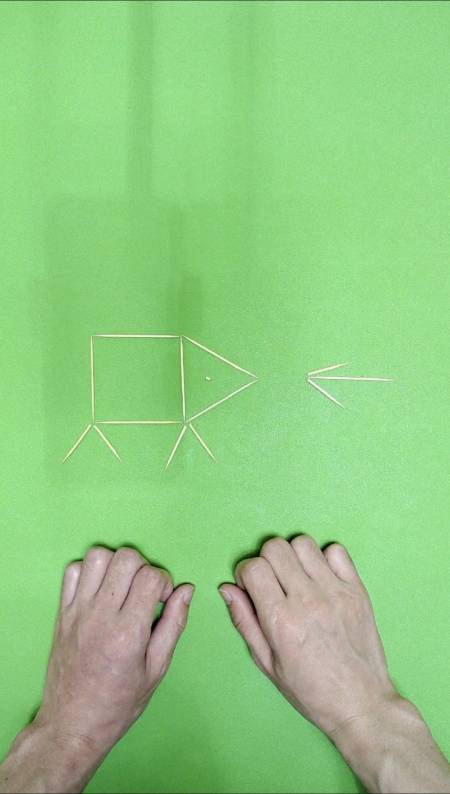 益智游戏#移动两根牙签,让猪躲过箭!