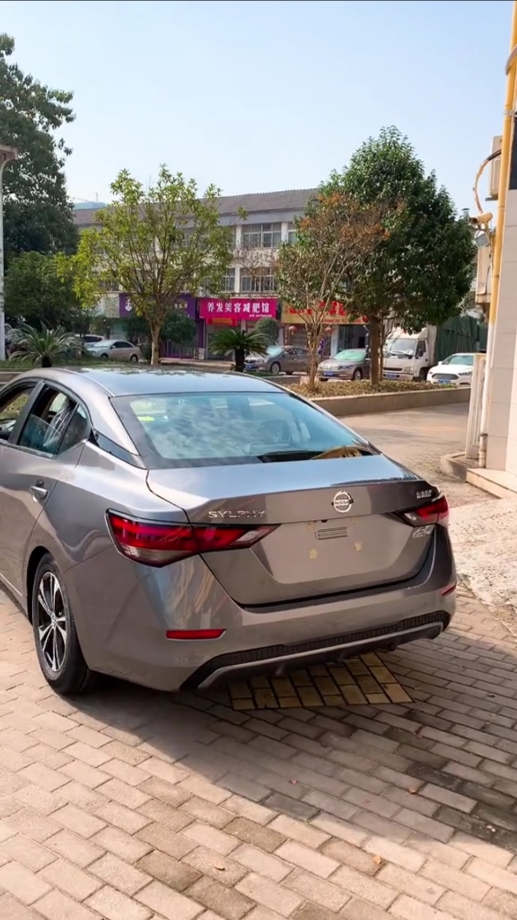 恭喜喜提东风日产全新十四代轩逸钨钢灰一台-度小视