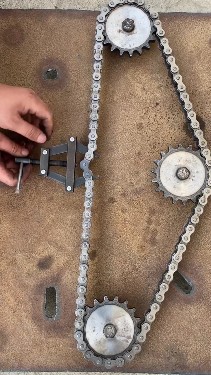 农民自制链条紧固器,你们看看怎么样?-度小视