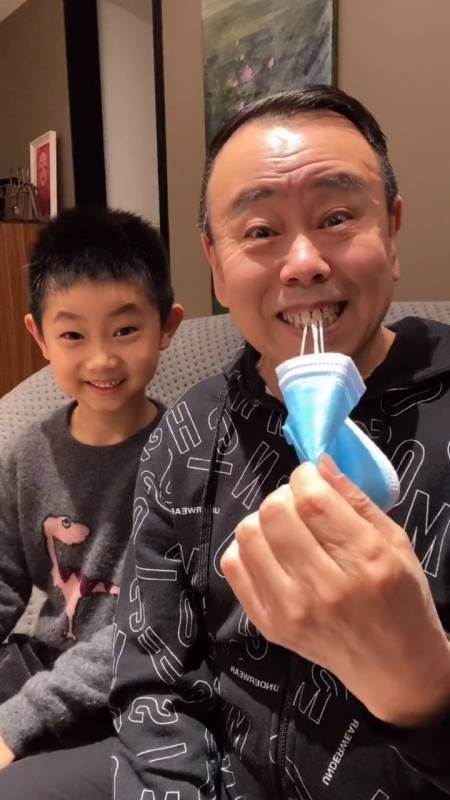 潘长江小石头好像生气了……-全民小视频