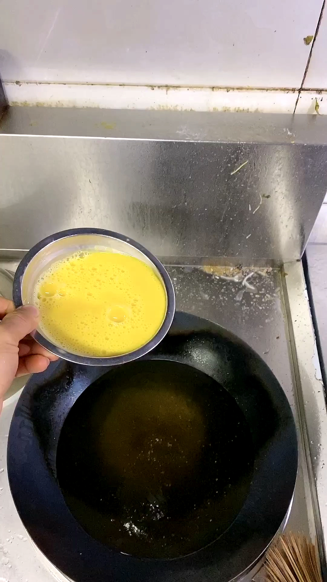 别眨眼哦!这个可以这么炸蛋丝.