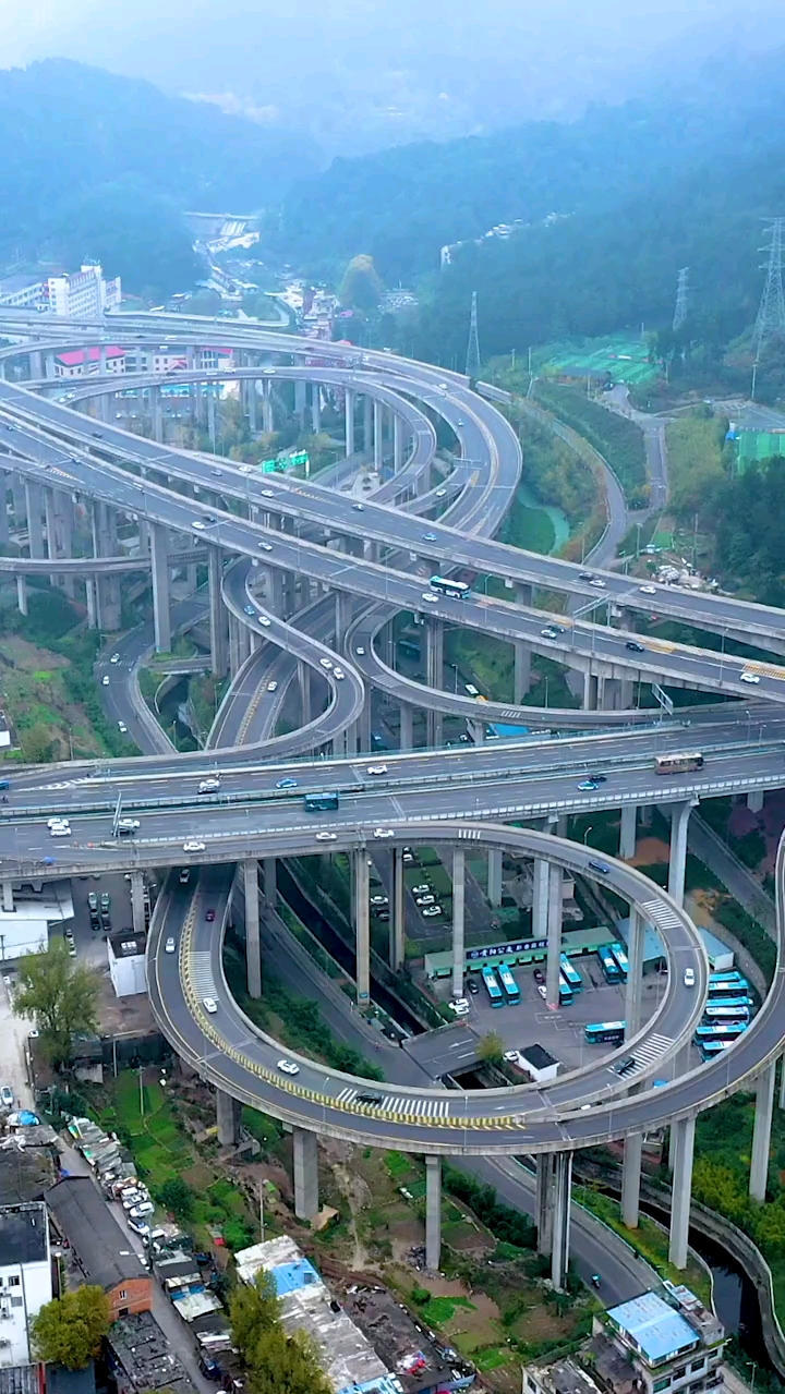 带上全民去旅行#贵州这座立交桥比重庆的还要复杂,贵阳的交通枢纽