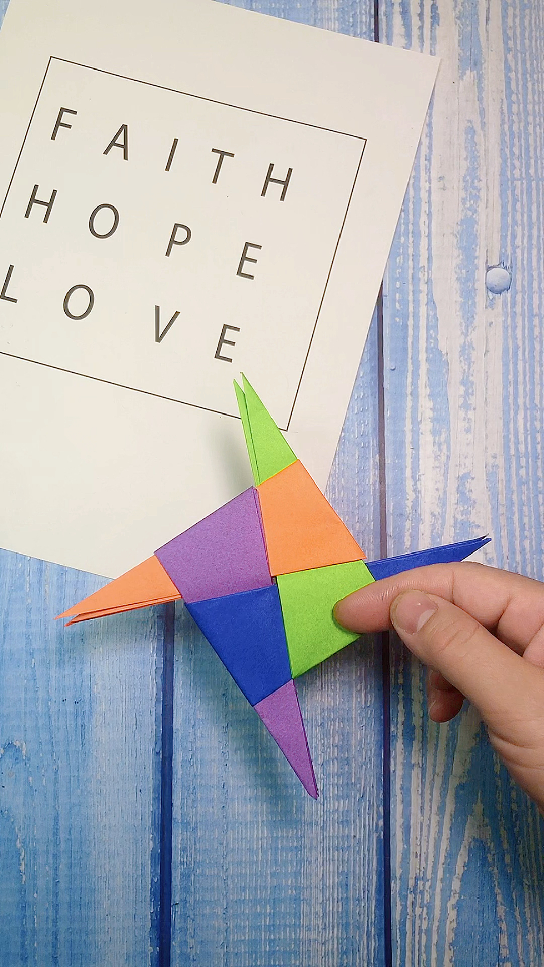 手工折纸简单又好玩的回旋镖