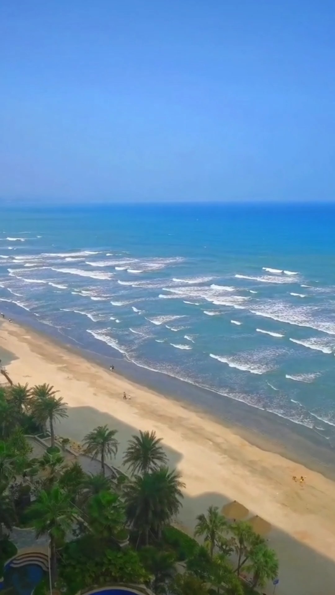 广东惠州双月湾沙滩,碧海蓝天-全民小视频