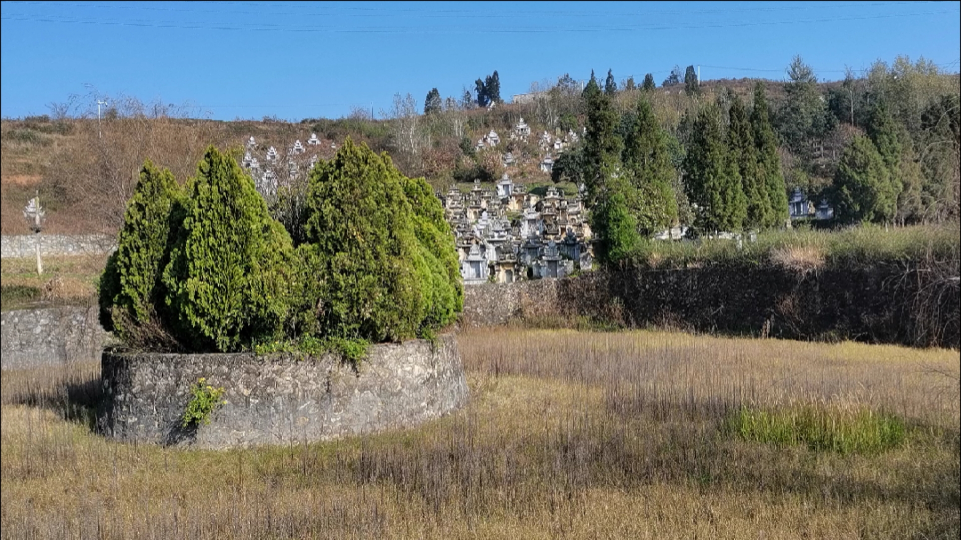 贵州盘州小冲墓群,国家级文物保护单位,规模宏大,堪比皇陵