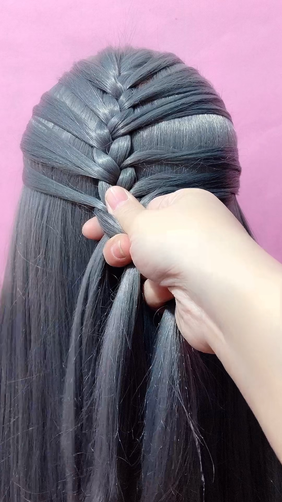 全民最火编发#鱼骨辫慢动作教程