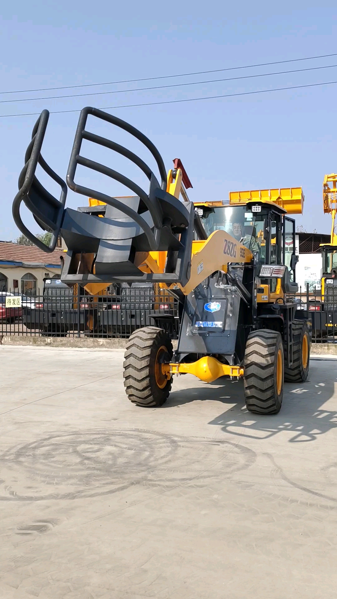 铲车加青储包夹装载机加包夹936铲车加玉米包夹