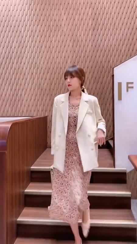 2021-02-100林巧儿服饰960粉丝  关注这游戏好像针对我……46.