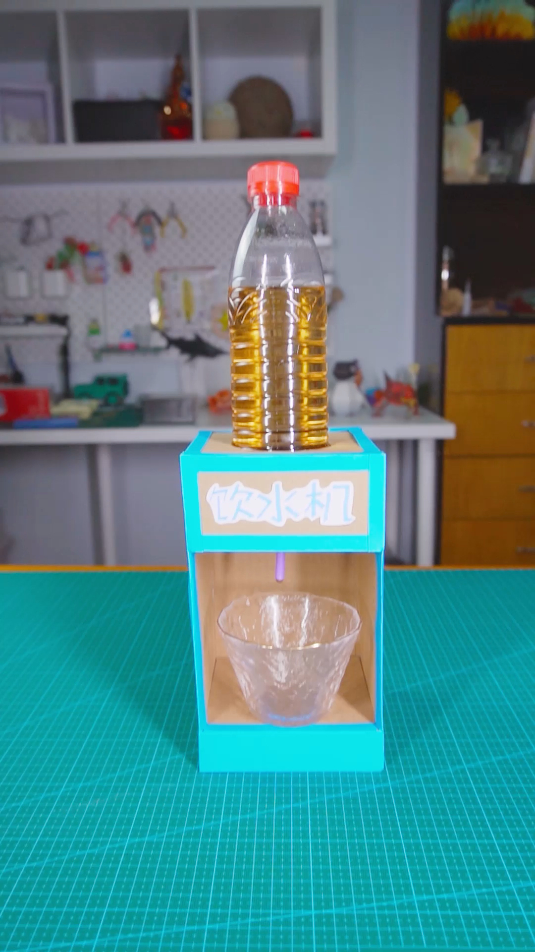 手工制作用纸板和矿泉水瓶自制diy迷你饮水机从此爱上喝水