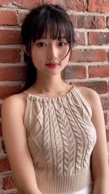 你们喜欢的车模小姐姐变身成邻居家的小妹妹了,好甜啊!