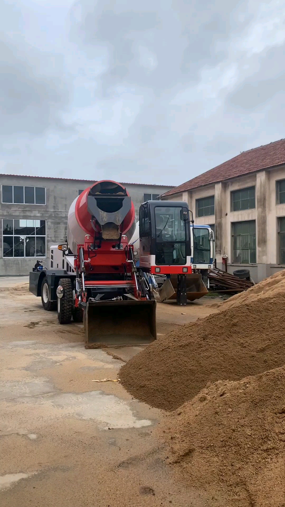 全自动上料搅拌车#一台车可以完成一个施工队的工作.