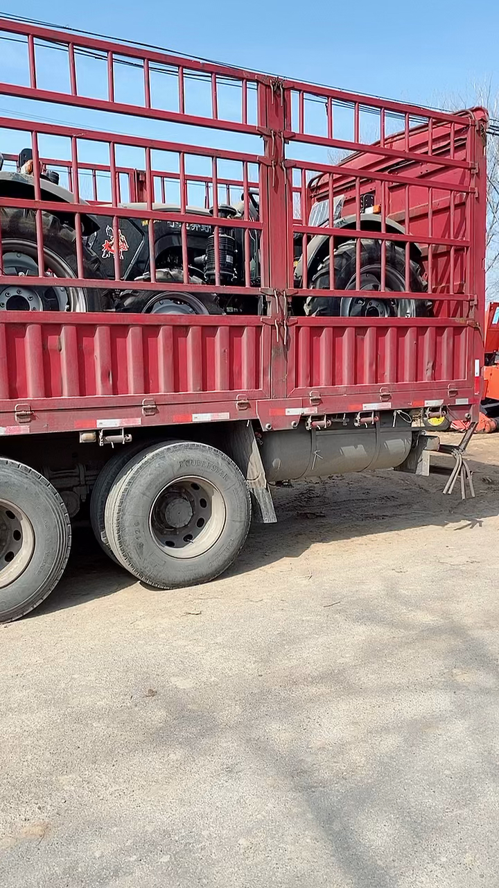 新款宁迪奔野904拖拉机发货三台