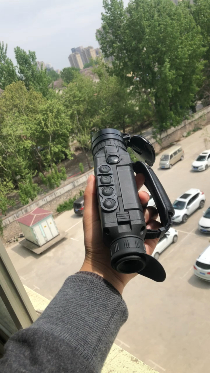 俄罗斯脉冲星热成像夜视仪