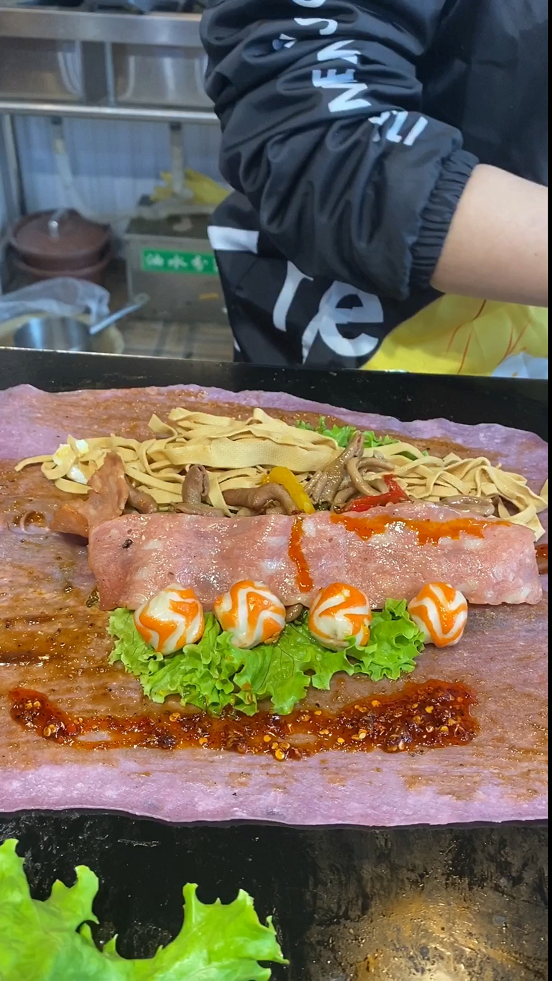 鸭肠卷饼12过分吗?山东最火卷饼,每天3000,在县城很乐呵