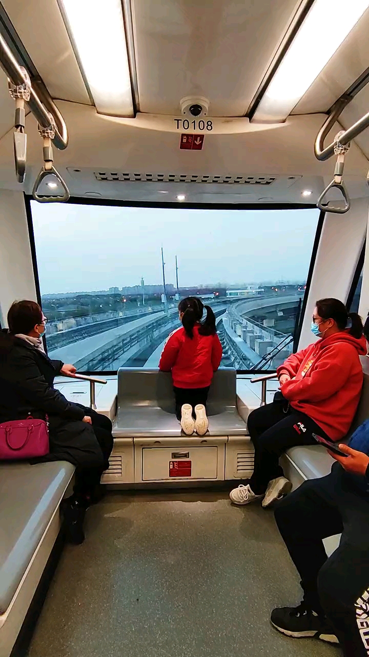 上海,中国首条无人驾驶地铁浦江线,来感受一下吧,特帅!风景
