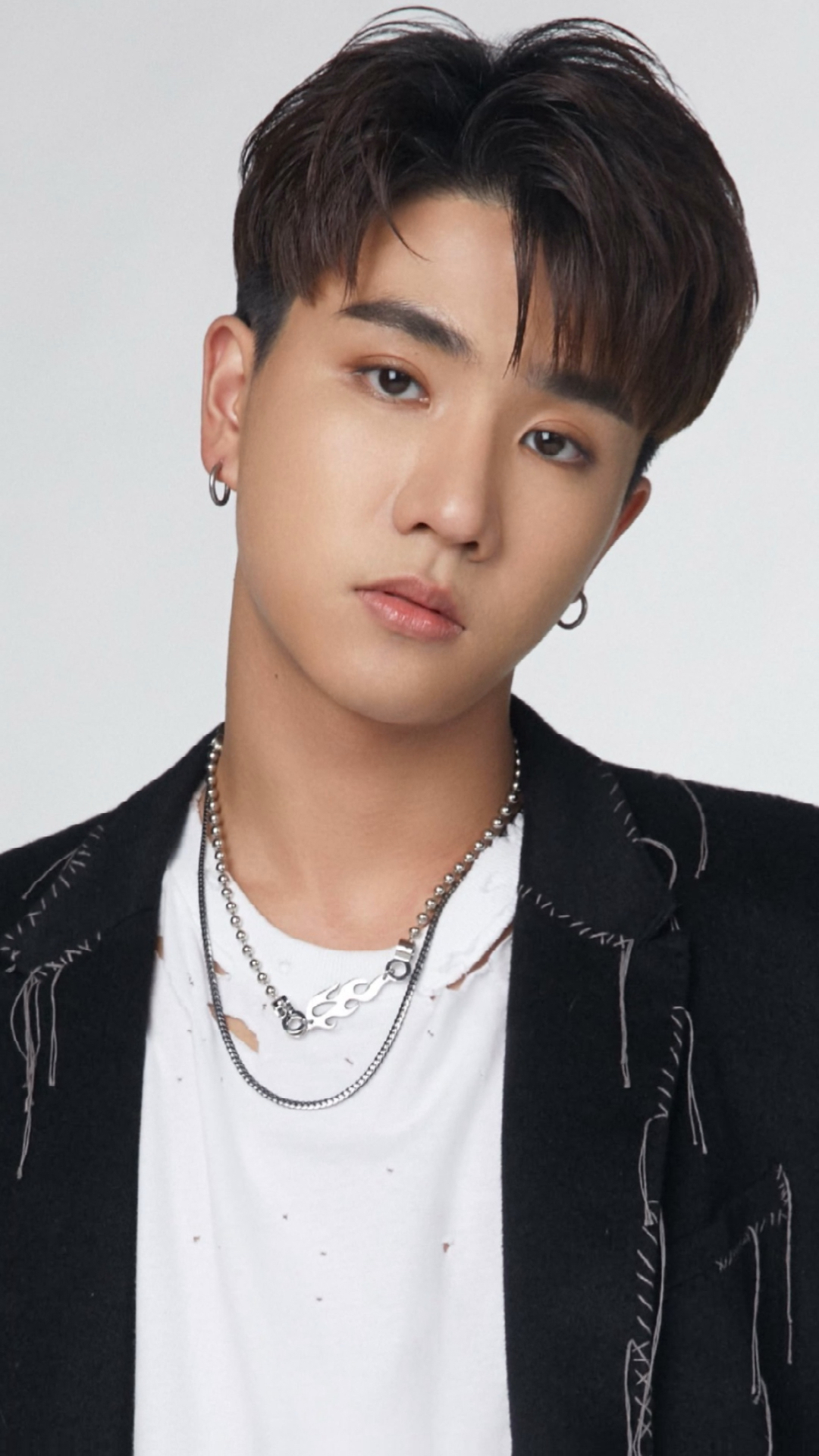 颜值大pk#泰星泡芙perth王俊勇酷酷的样子,帅了我一脸