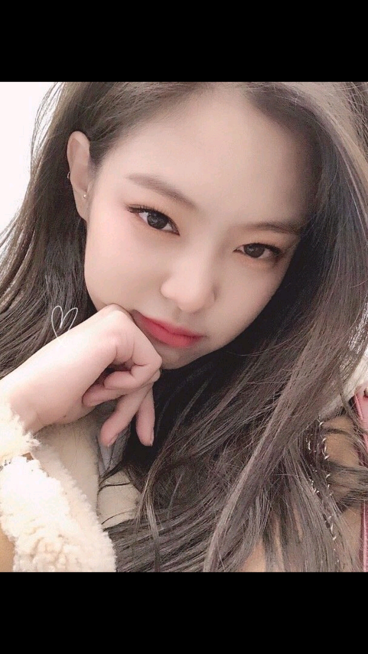音为有你#脸蛋天才jennie怼脸照金智妮金珍妮想把饺子味的小猫咪揉进