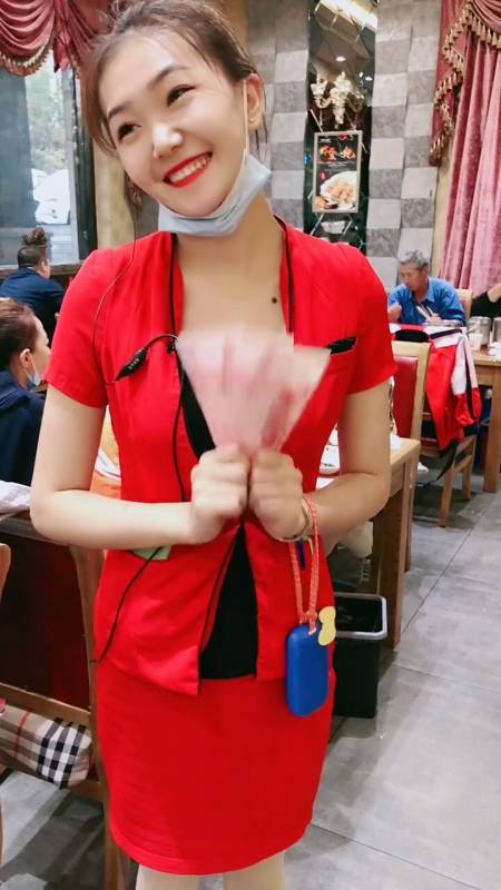 金刚山烧烤店头牌蕊蕊收了这么多小费-全民小视频