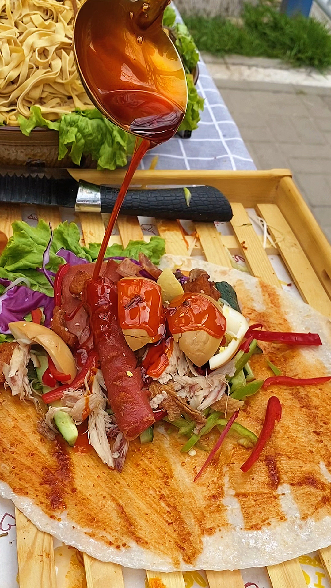 卤肉卷饼#卤肉卷饼做法#卤肉卷饼#烙馍卷菜#摆摊#美食