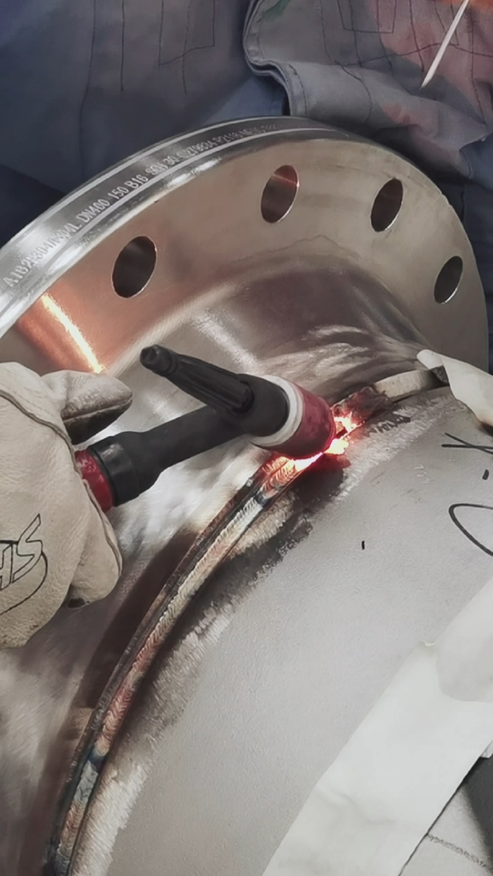 寻找最牛手艺人#不锈钢管道打底焊,技术活,漂亮!