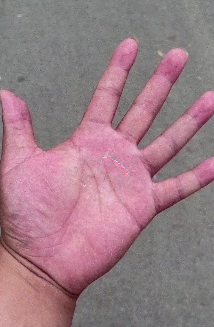 大幻术师#你以为这是我的手掌吗?我怎么看见手机有玫瑰花呢