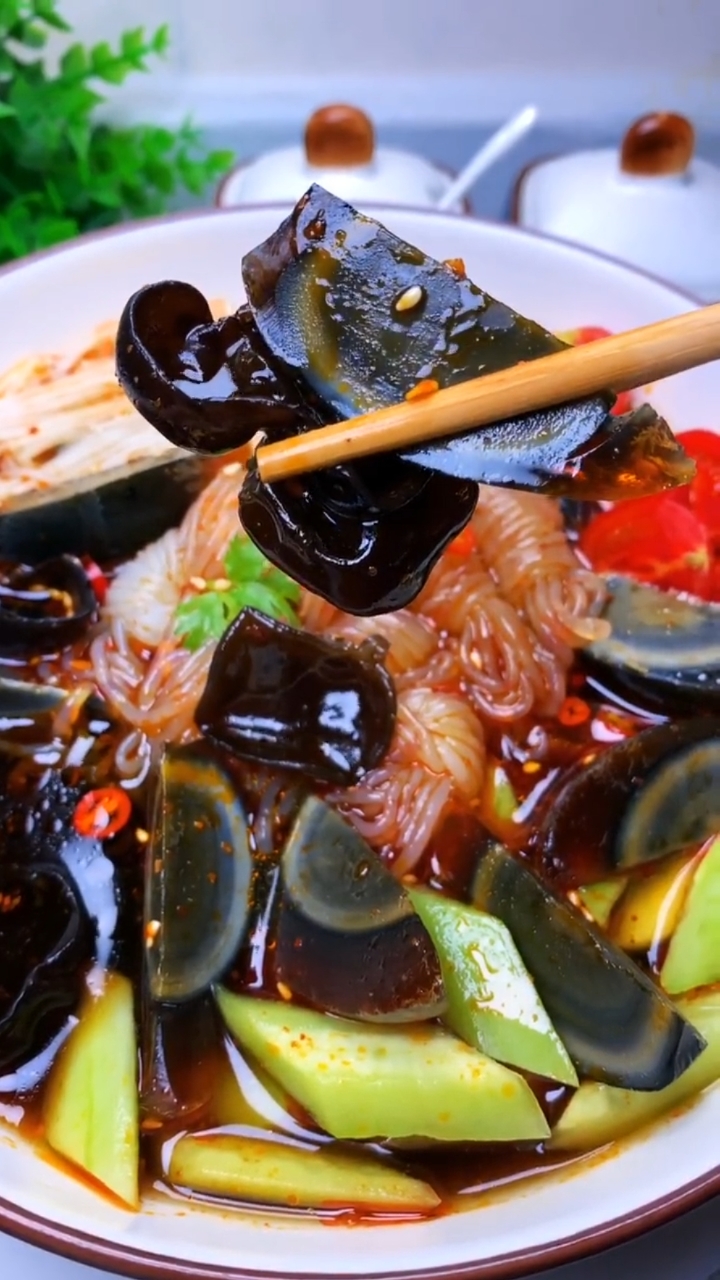 美食#天气炎热,来一份酸辣又爽口的捞汁什锦吧,可以选择自己喜欢的