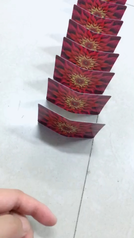 多米诺骨牌#7个小时搭建的9636张纸牌多米诺,三次才成功
