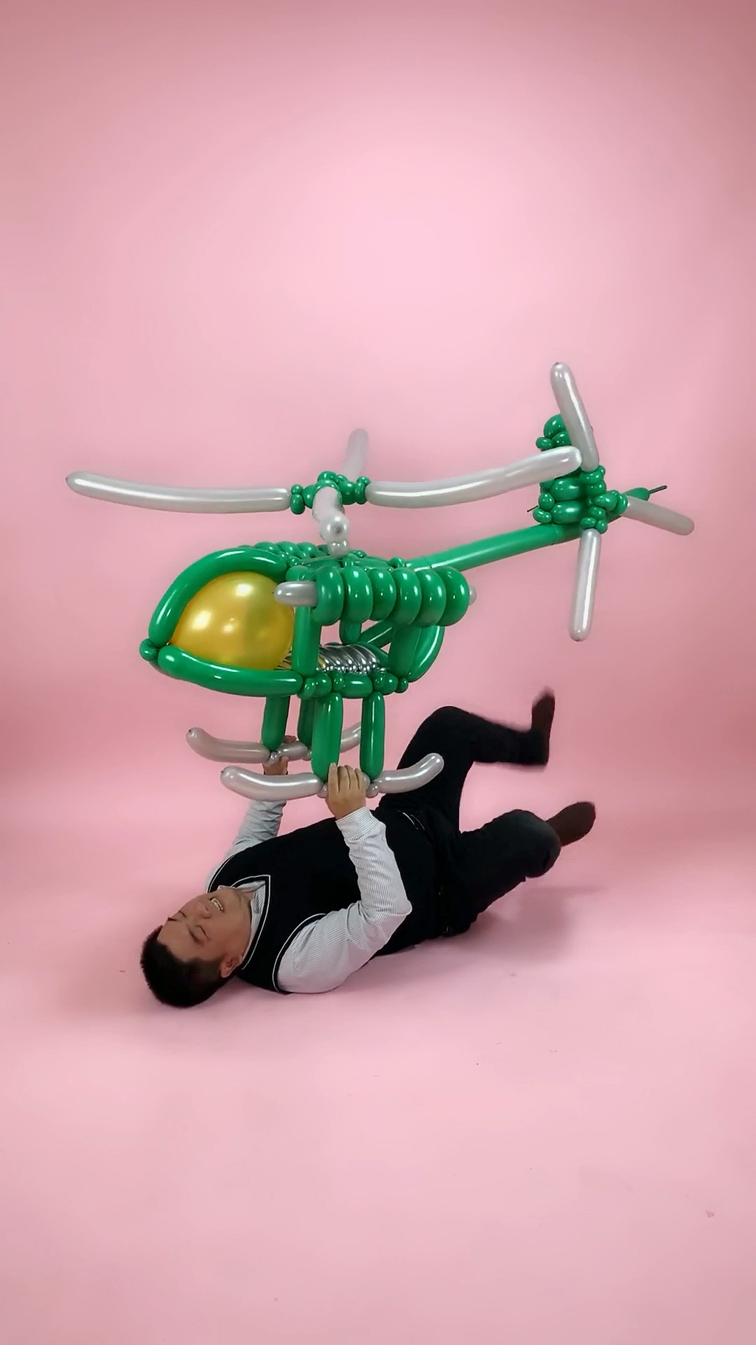 谁说用气球做的飞机不会飞的?-度小视