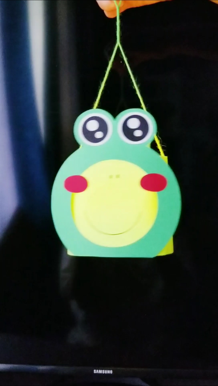 中秋节手工灯笼#中秋节,一起来做一个青蛙灯笼吧!