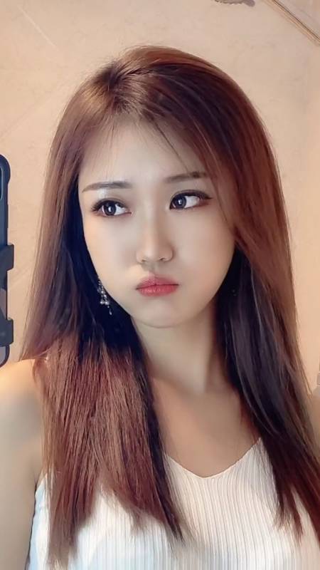 你的眼睛也很亮啊 回复 02天前 万秀慧eb2天前 好像南京的刘梦亿 回复