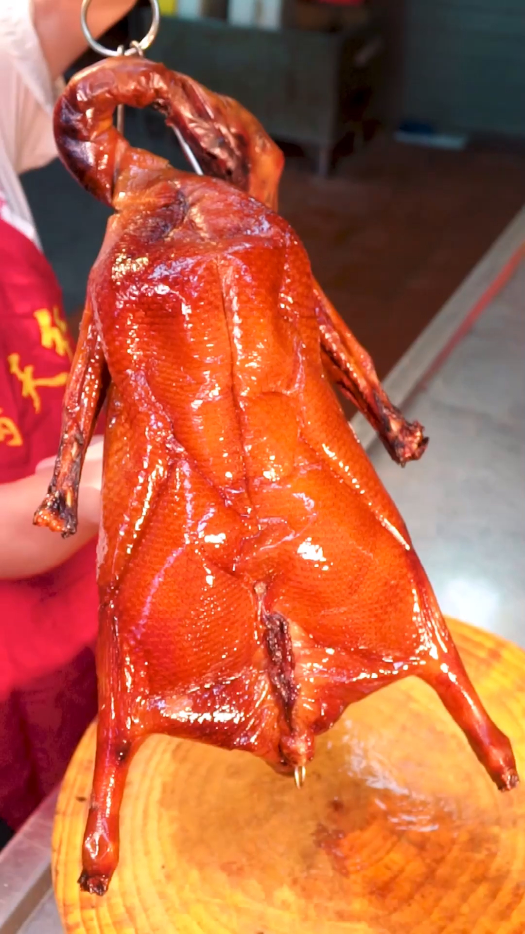 烧腊技术培训#烧腊培训,满天红烧腊实体店现场教学,分享最近学员烧鹅