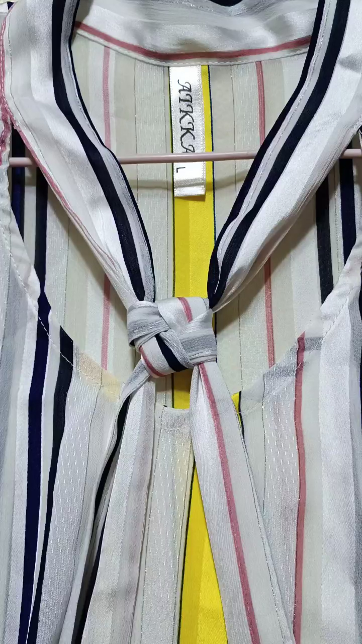 衣领飘带蝴蝶结系法