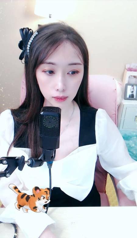 2022-03-230【娱 7038】依灵6152粉丝  关注小姐姐教龙猫拿东西各种