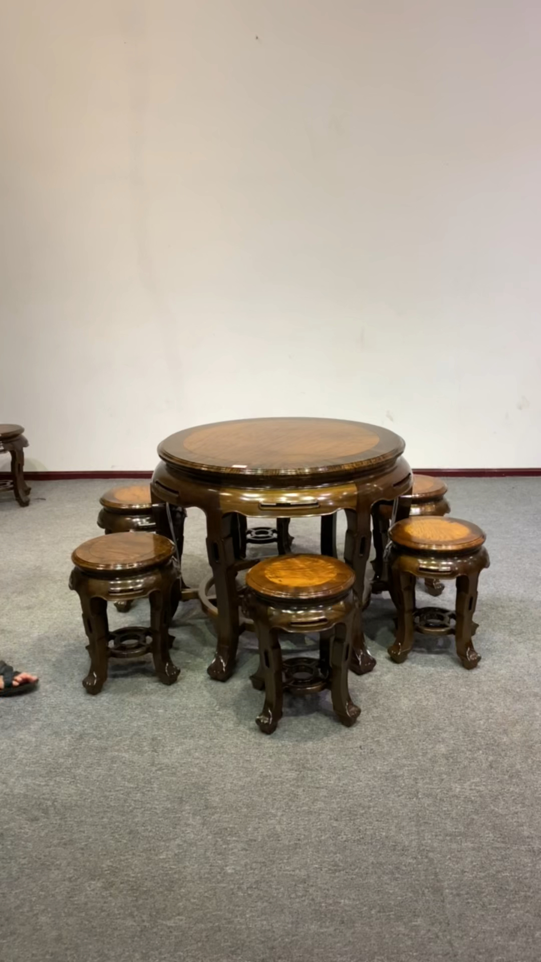 金丝楠木圆鼓桌