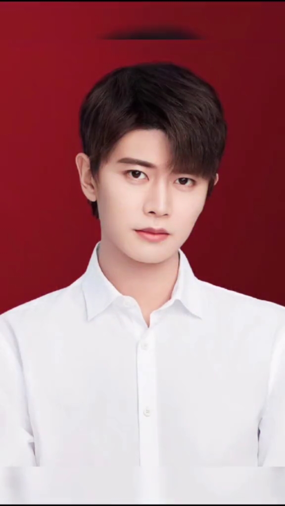 任嘉伦#证件照各位姐妹我先跟我老公去领下结婚证