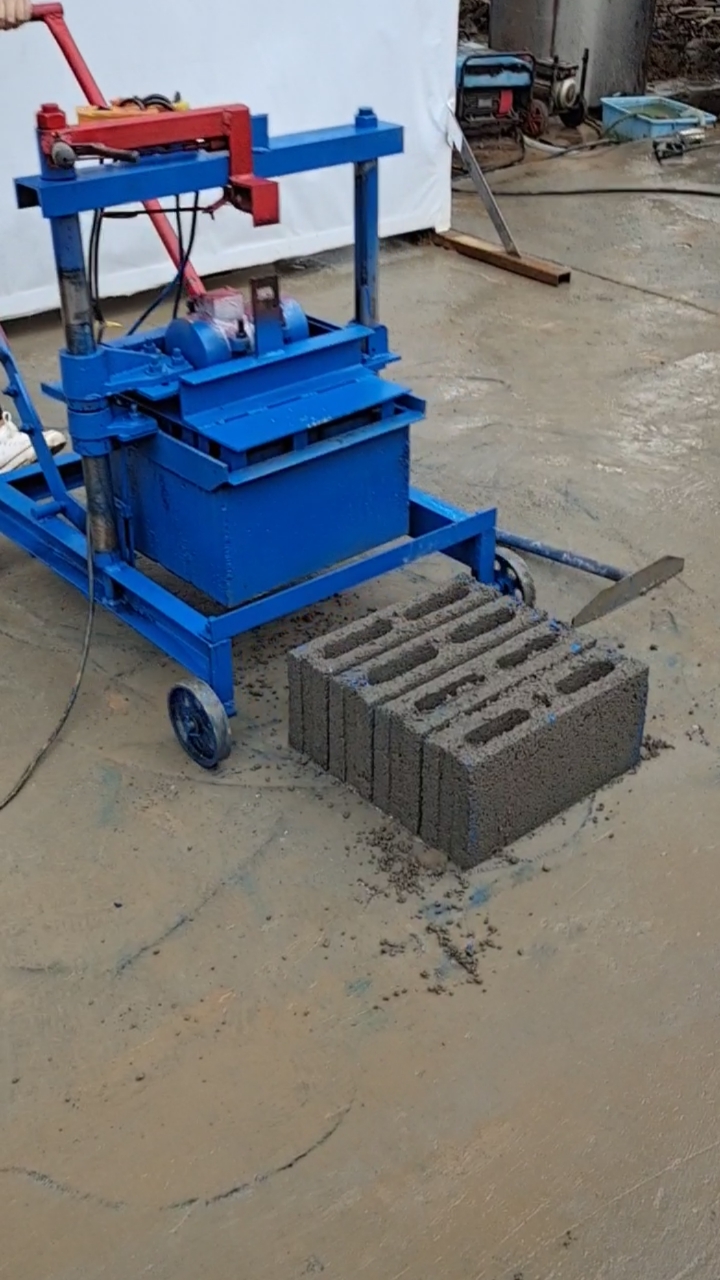 空心砖机#小型移动水泥空心砖机生产39*10*19cm一机多用,可更换模具
