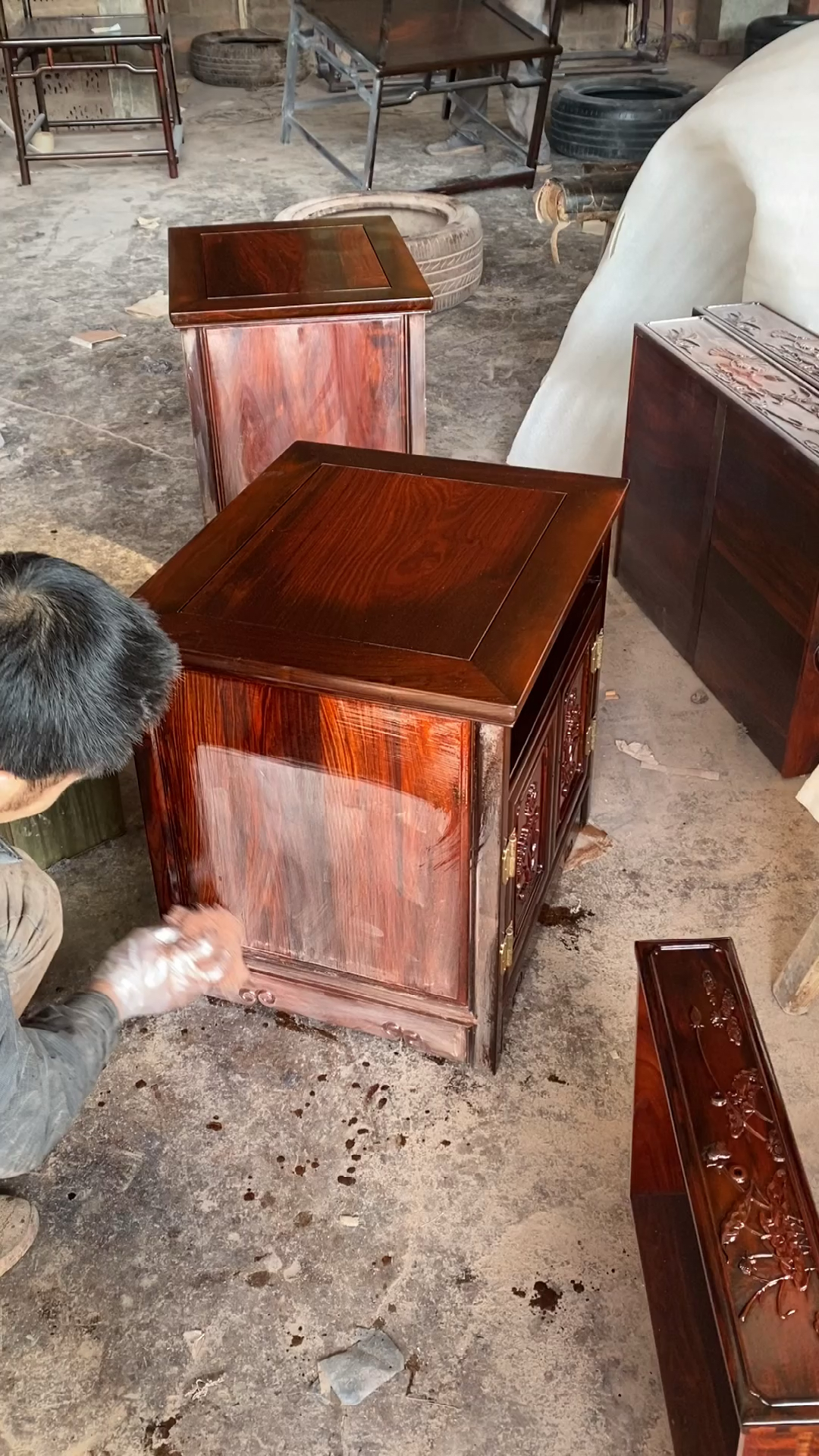 古典红木家具#床头柜擦生漆