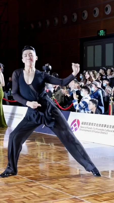 拉丁舞#墨茉组合的老师,曹政孙璠老师,不愧名师出高徒,这表演太精彩