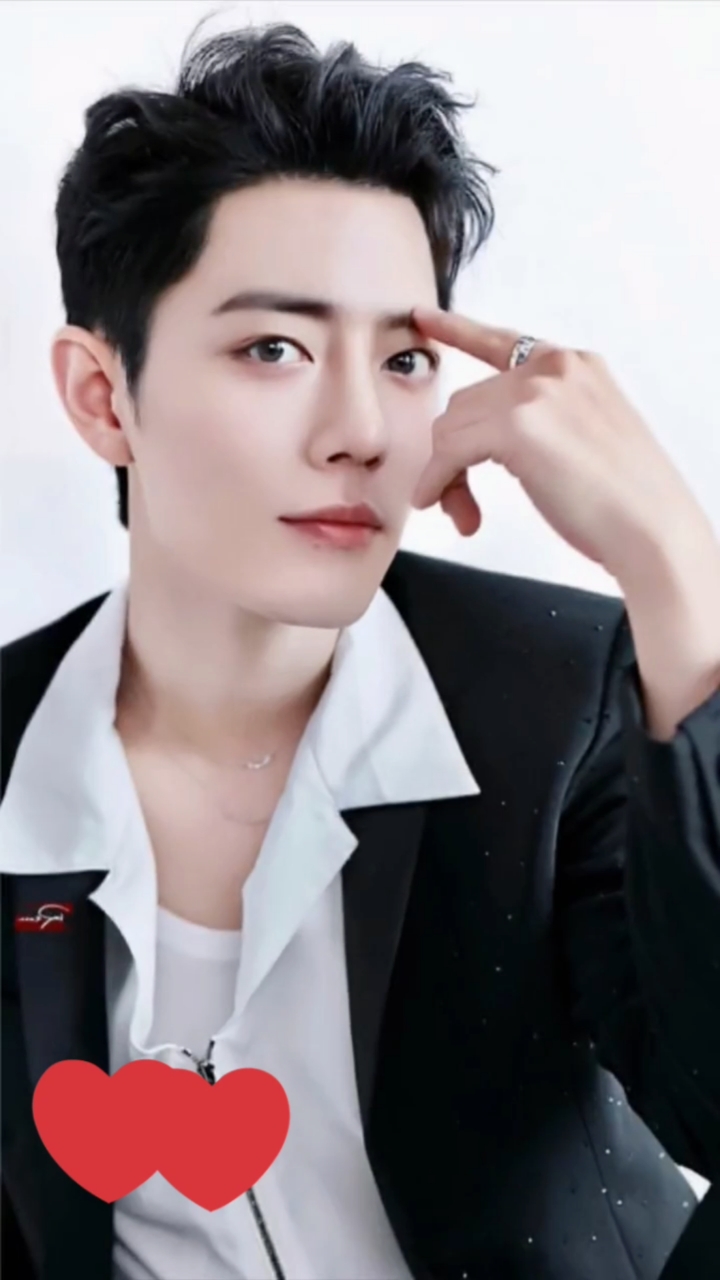 明星#肖战参加活动,来波撩人瞬间,看着爱啦