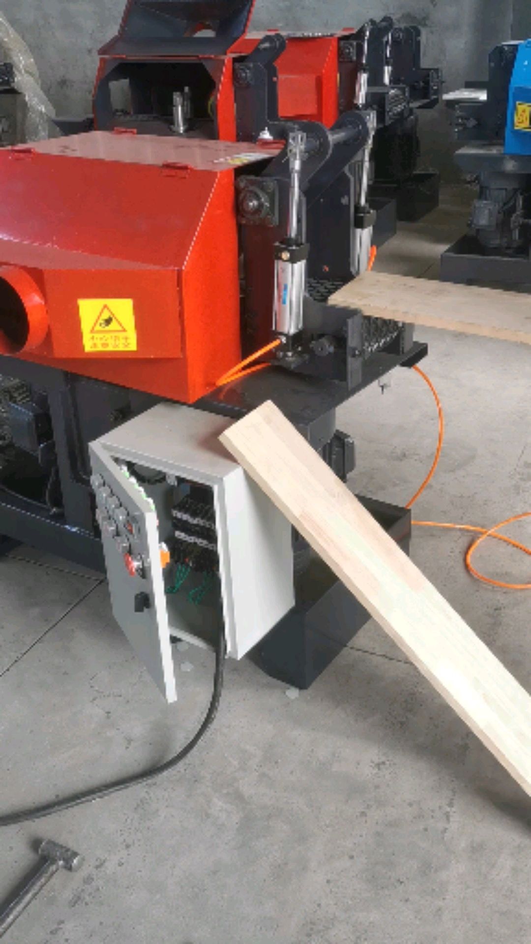 终于等到板皮锯放大招了!