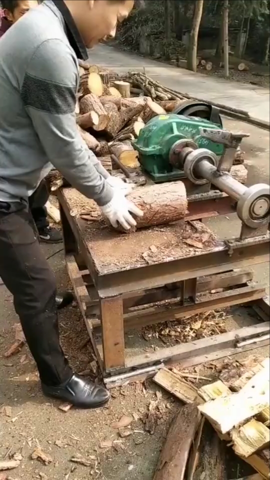 自制劈柴神器,这效率怎么样