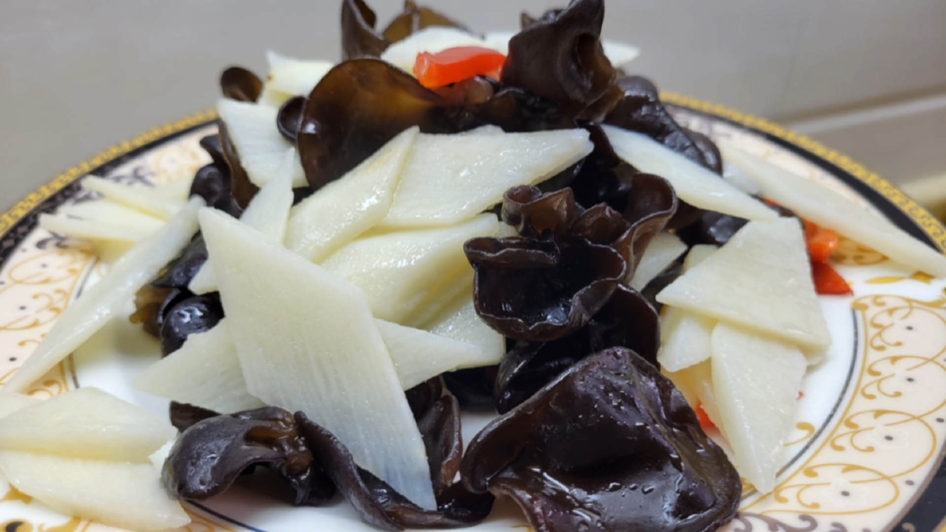 我家的菜谱#大厨分享一道清淡又营养的家常菜长山药炒木耳,做法非常