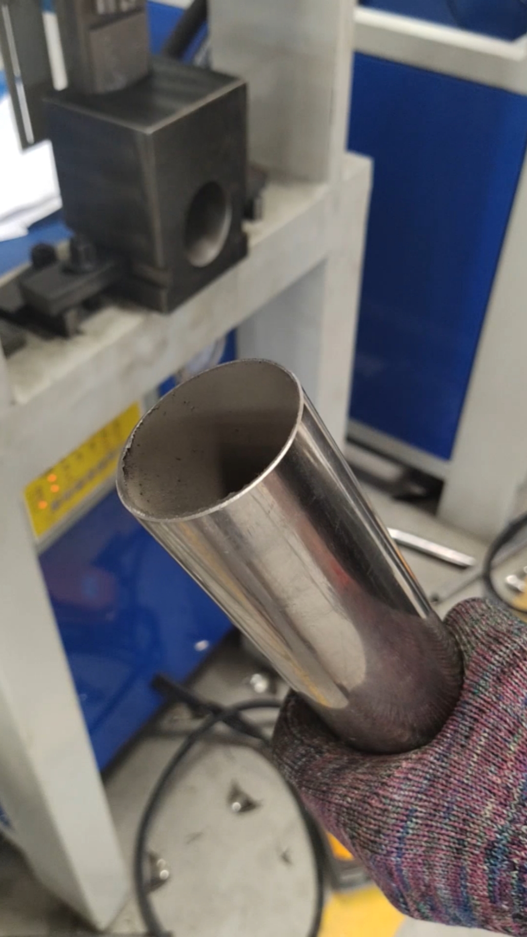 不锈钢扶手圆管坡口机,51圆管冲斜弧口,对接63圆管,一次成型