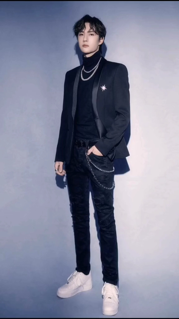 王一博#王一博这身材比例和大长腿!