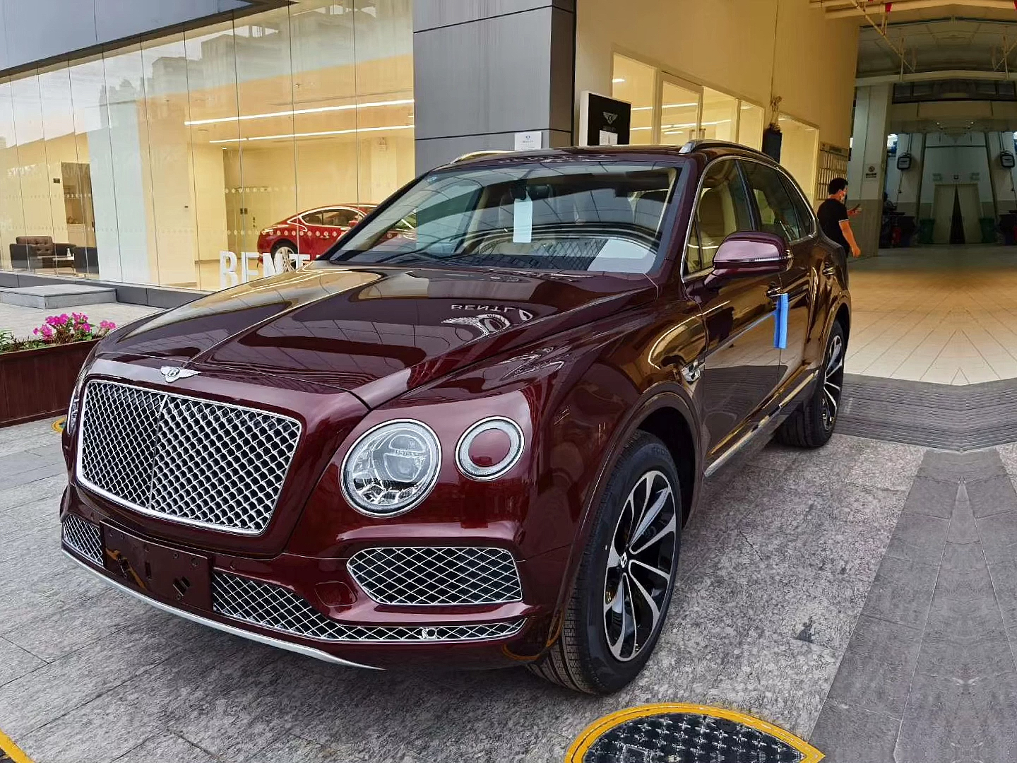 宾利添越板球红外观