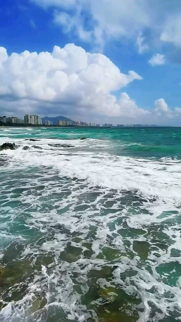 三亚风景#海边美景,真的太美了,感谢大自然馈赠,你喜欢哪里的海边呢?