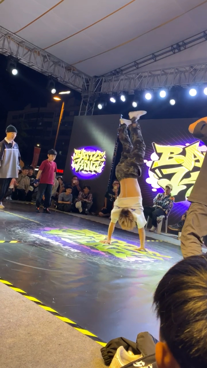 这就是街舞#街舞小哥哥高难度街舞动作!