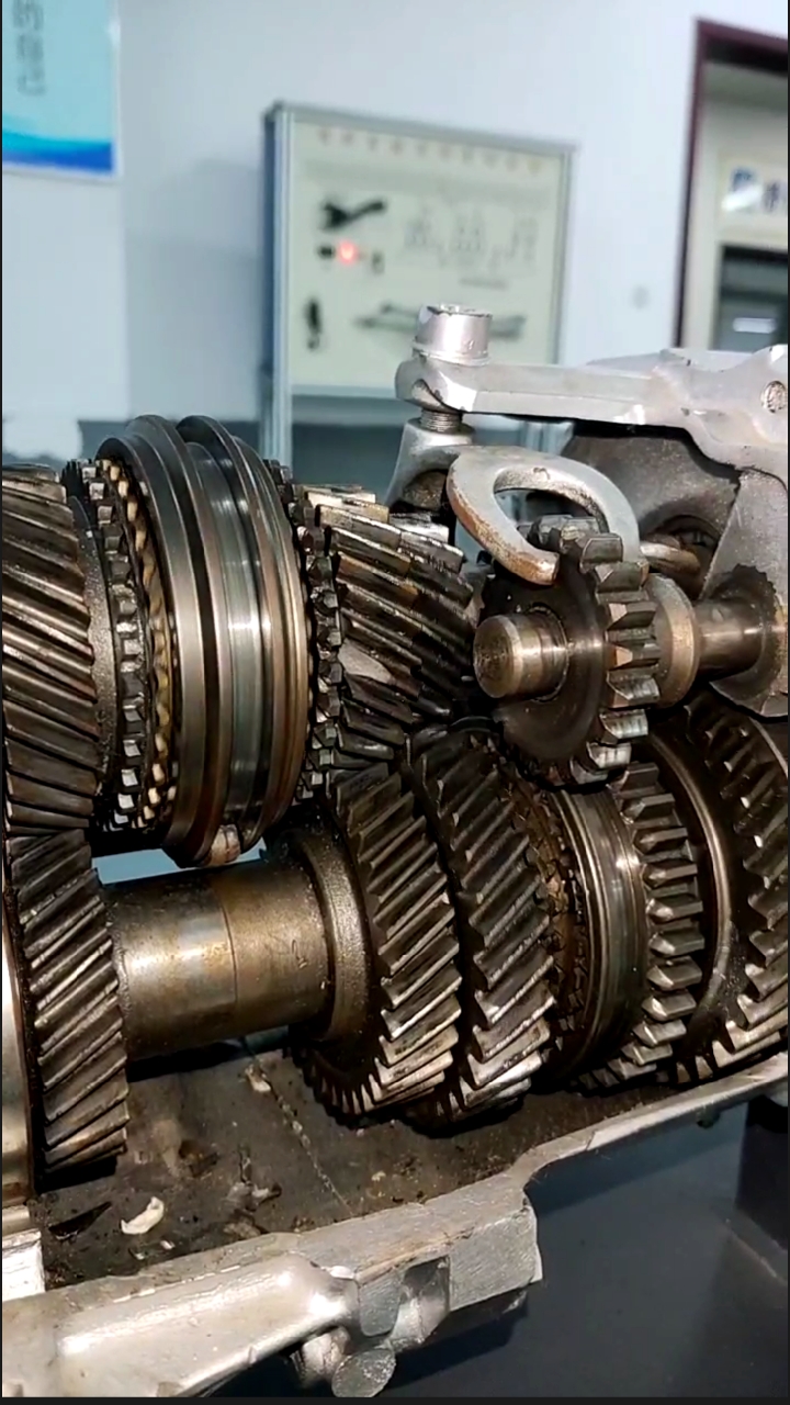 10万以上汽车手动挡内部齿轮及工作原理