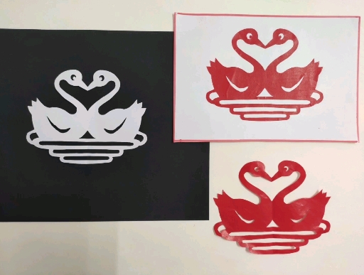剪纸手工#对称剪纸:天鹅对称剪纸天鹅很简单,喜欢剪纸的朋友赶快试试