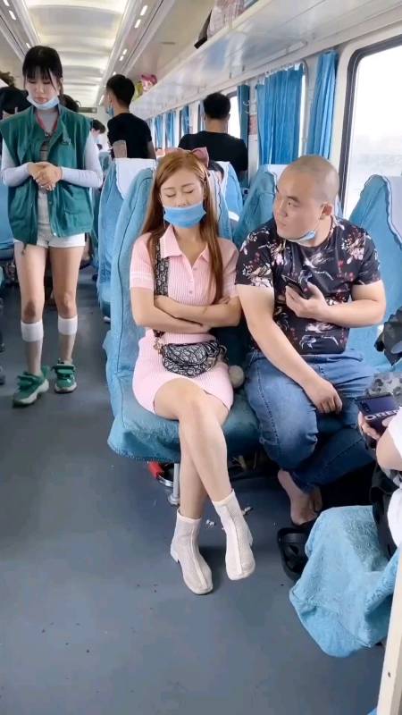 女孩出门在外要当心#女生出门在外一定要注意安全保护好自己